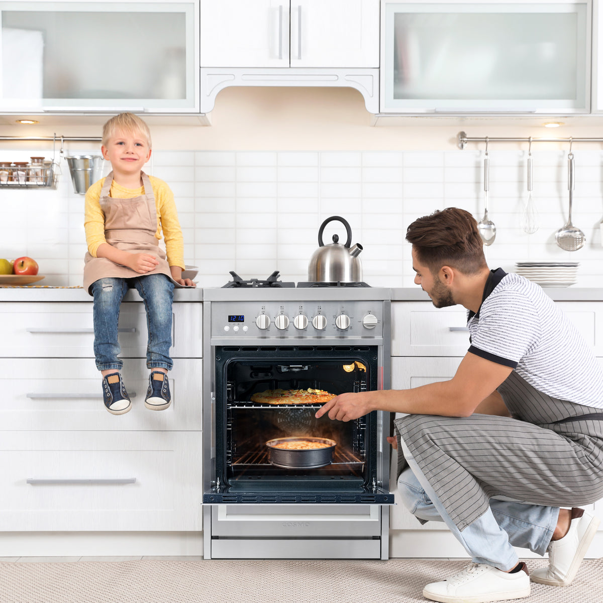 ZLINE 24 2.8 cu. ft. Dual Fuel Range with Gas Stove and Electric Oven in  Stainless Steel and Black Matte Door (RA-BLM-24) 